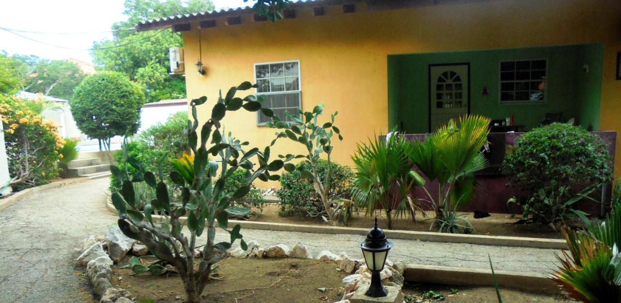 Happy Turtle Apartments Willemstad Esterno foto